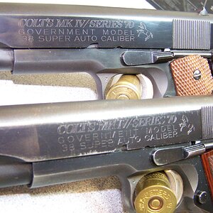Twins Colt .38 Super-002.JPG